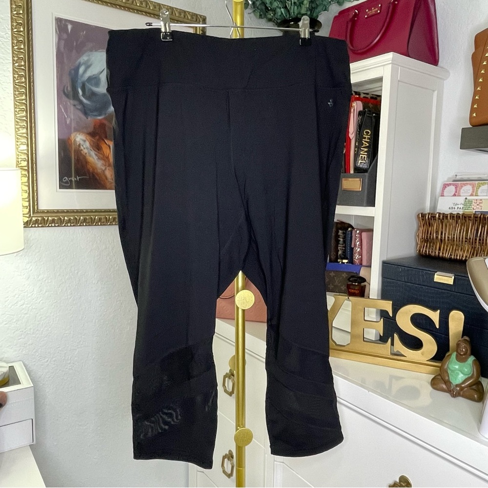 Torrid capri active leggings black mesh 4